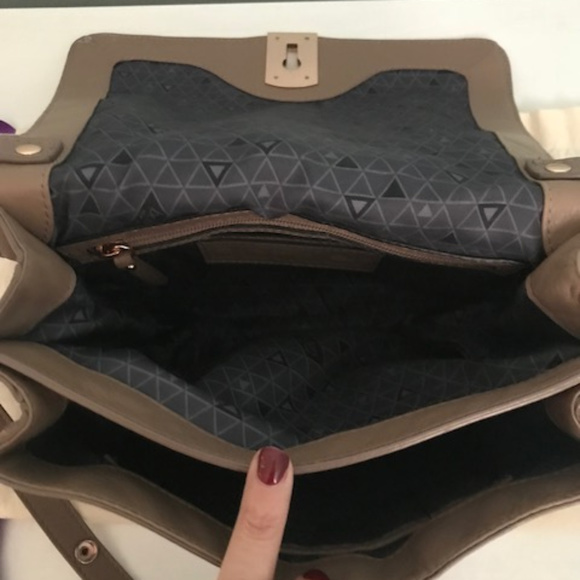 BOTKIER Clinton Medium Leather Crossbody Bag Chai - Picture 6 of 12